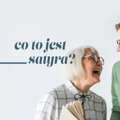 Dwie kobiety śmieją się, trzymając książki. Na ekranie widnieje napis "co to jest satyra?".
